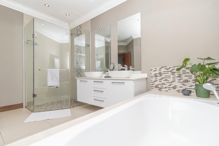 4 Bedroom Property for Sale in Kyalami Estates Gauteng