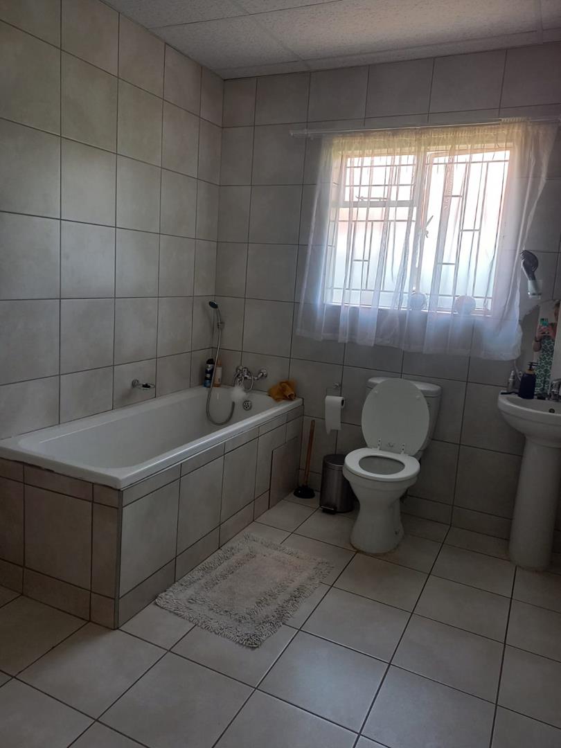 To Let 3 Bedroom Property for Rent in Riversdale Gauteng