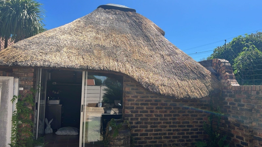To Let 2 Bedroom Property for Rent in Risiville Gauteng