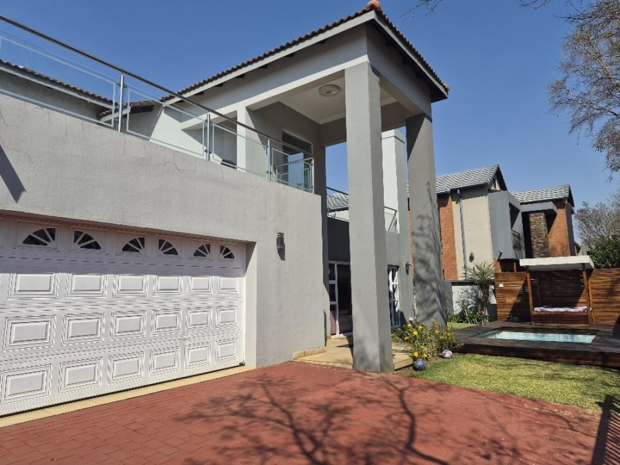 5 Bedroom Property for Sale in Parkhaven Gauteng