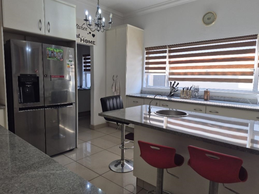 5 Bedroom Property for Sale in Parkhaven Gauteng