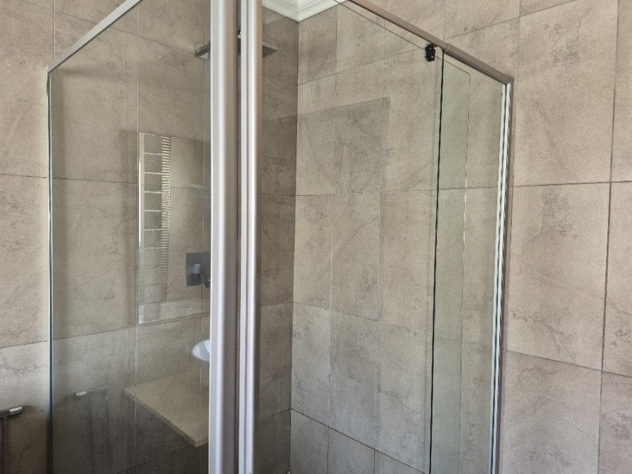 5 Bedroom Property for Sale in Parkhaven Gauteng