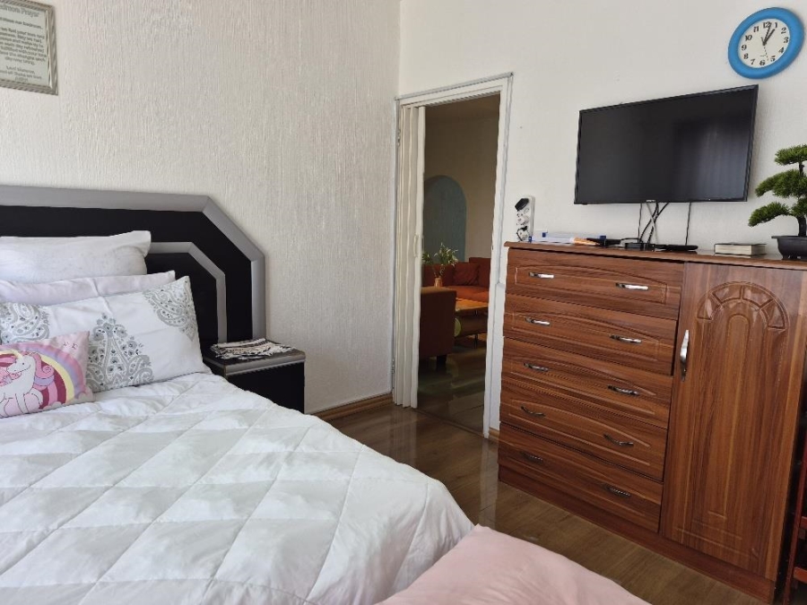 5 Bedroom Property for Sale in Parkhaven Gauteng