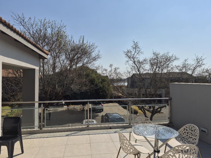 5 Bedroom Property for Sale in Parkhaven Gauteng