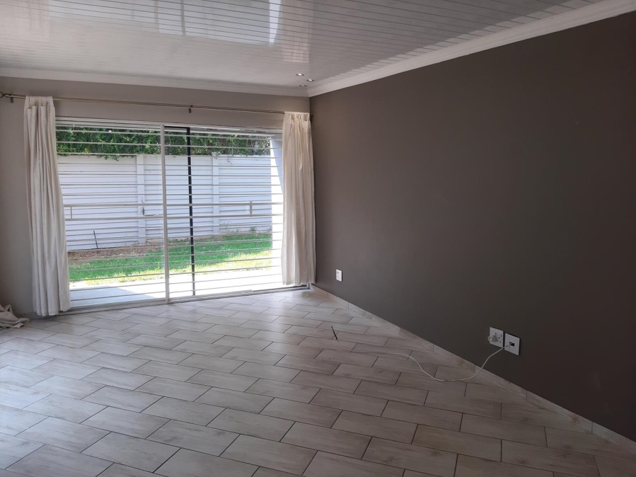 To Let 2 Bedroom Property for Rent in Randpark Ext 2 Gauteng