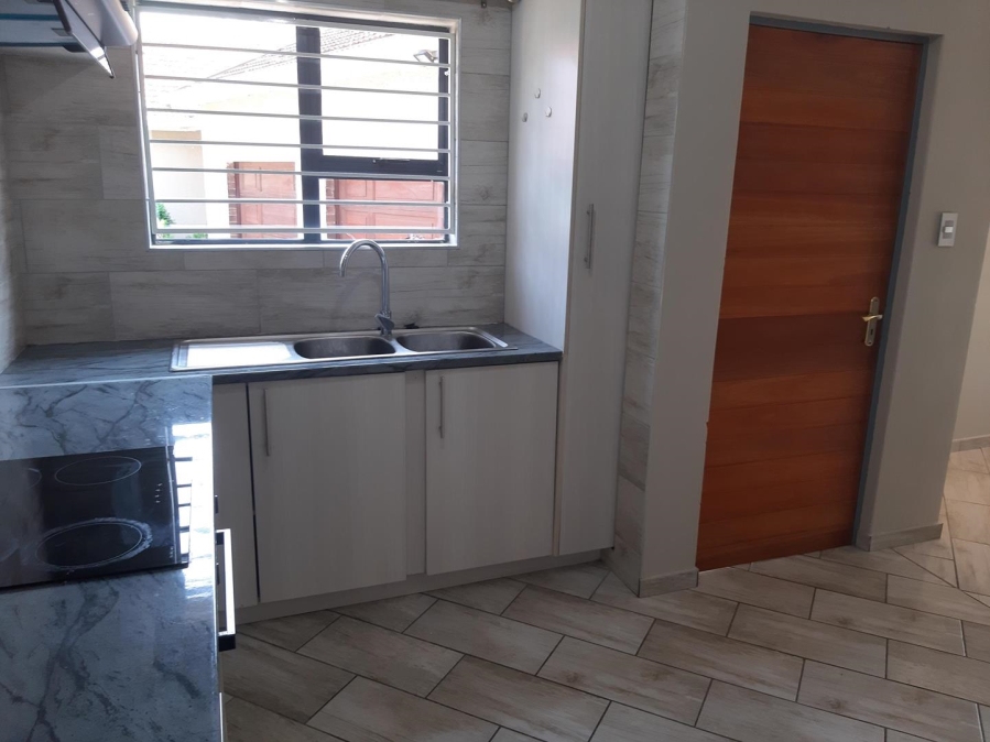 To Let 2 Bedroom Property for Rent in Randpark Ext 2 Gauteng