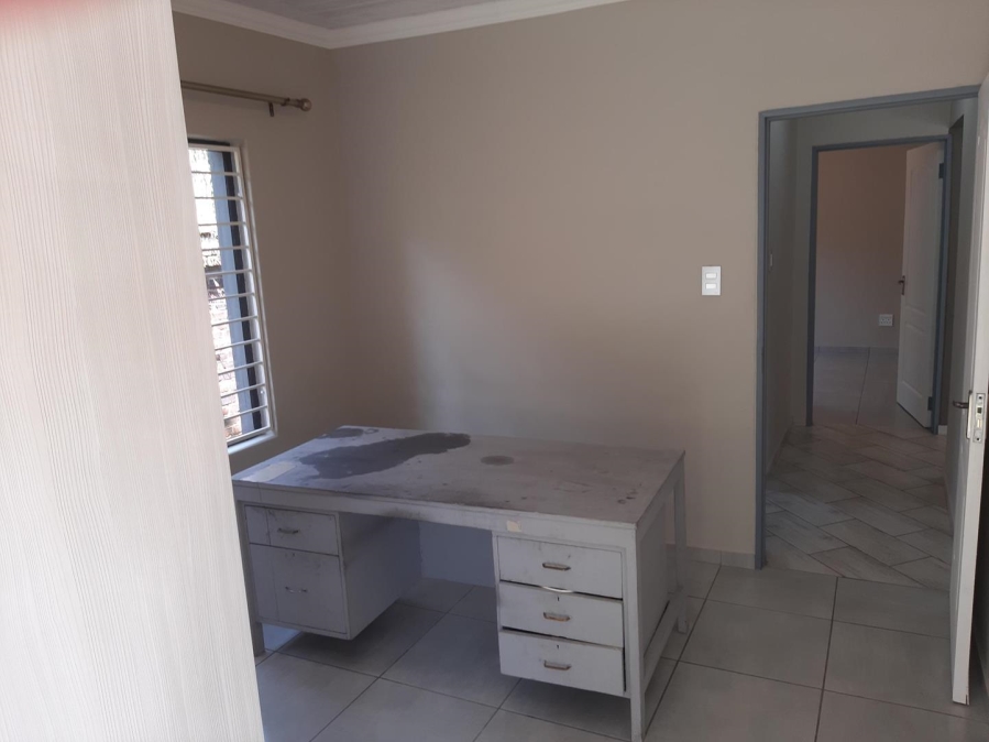 To Let 2 Bedroom Property for Rent in Randpark Ext 2 Gauteng
