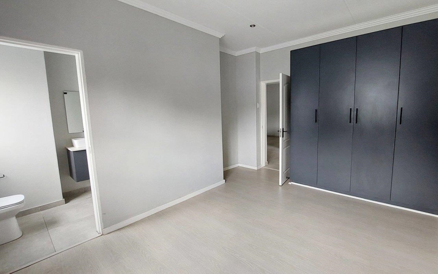 To Let 2 Bedroom Property for Rent in Bryanston Gauteng