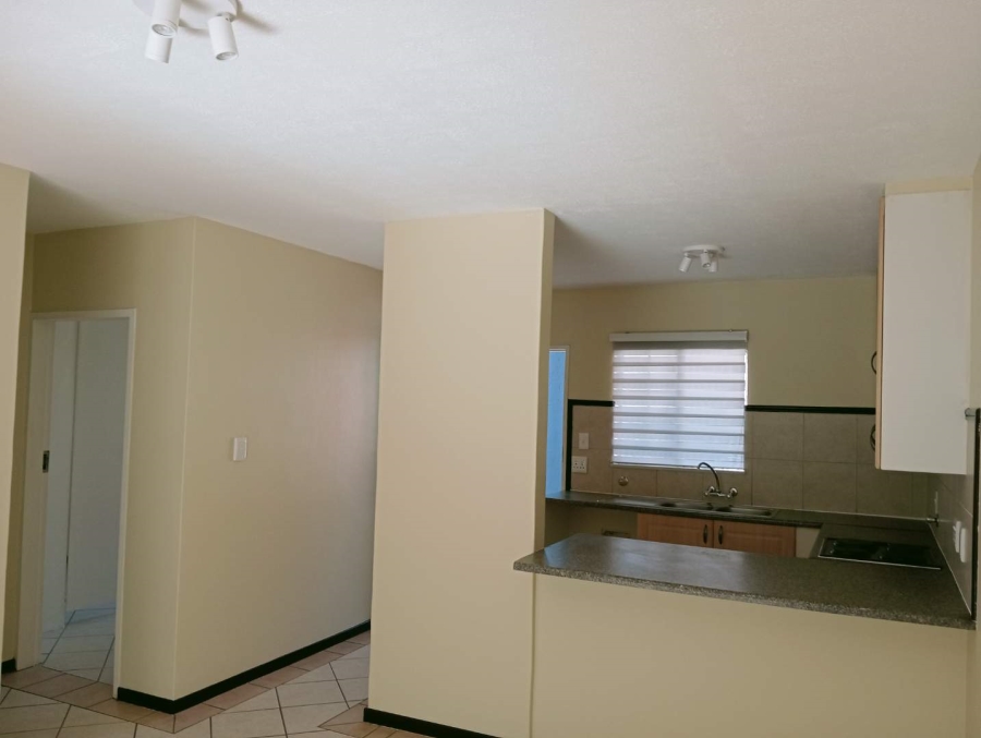 To Let 2 Bedroom Property for Rent in Die Hoewes Gauteng