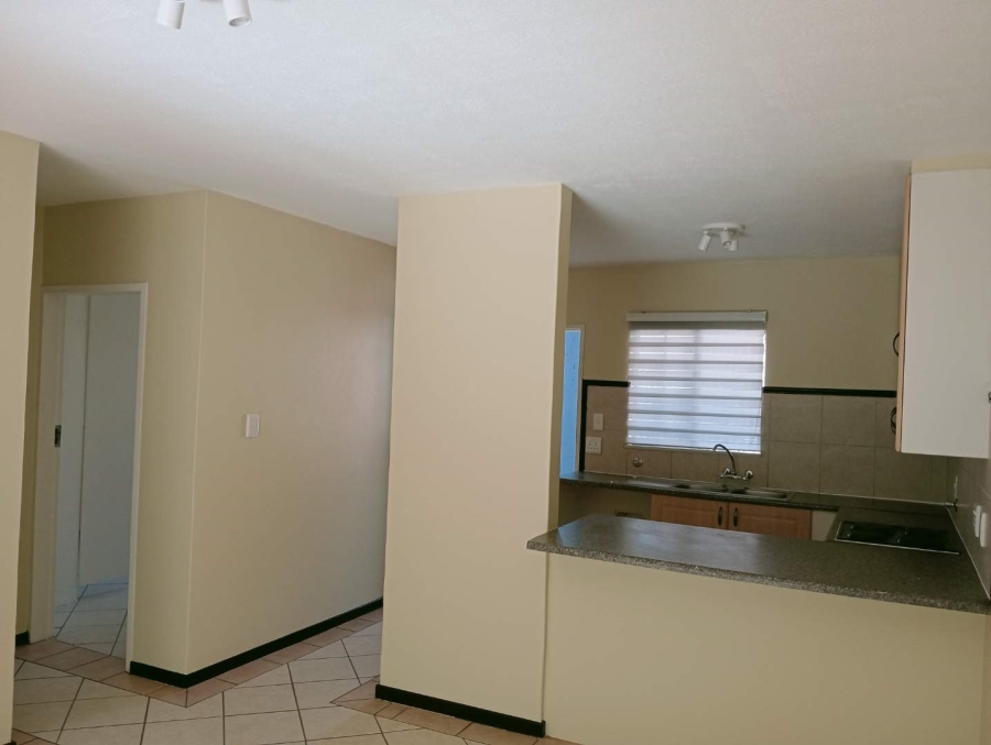 To Let 2 Bedroom Property for Rent in Die Hoewes Gauteng