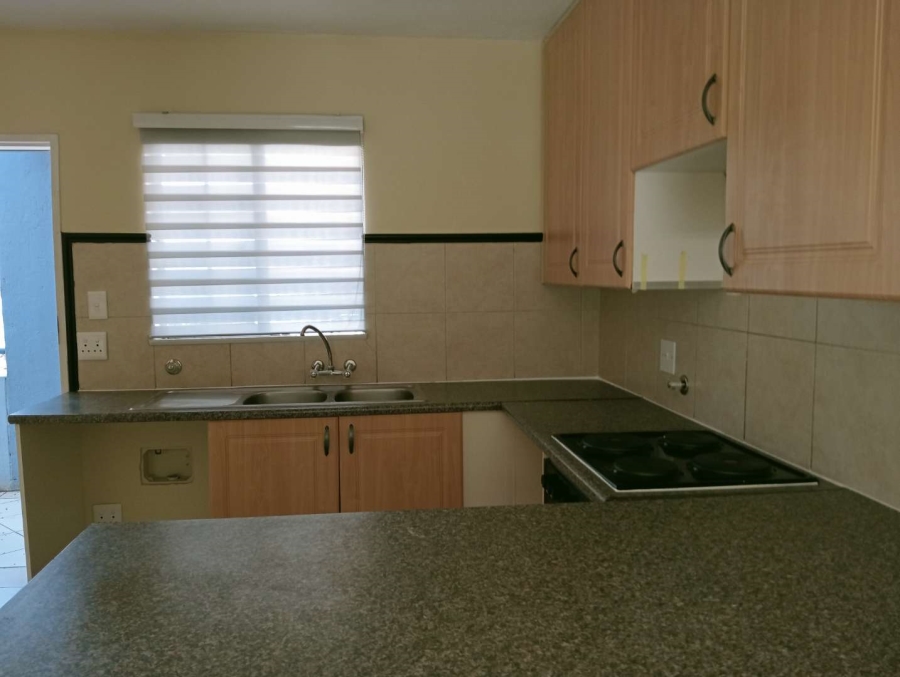 To Let 2 Bedroom Property for Rent in Die Hoewes Gauteng
