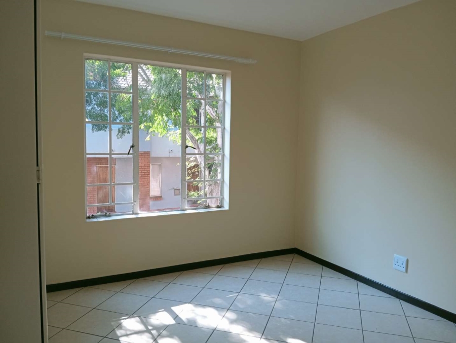 To Let 2 Bedroom Property for Rent in Die Hoewes Gauteng