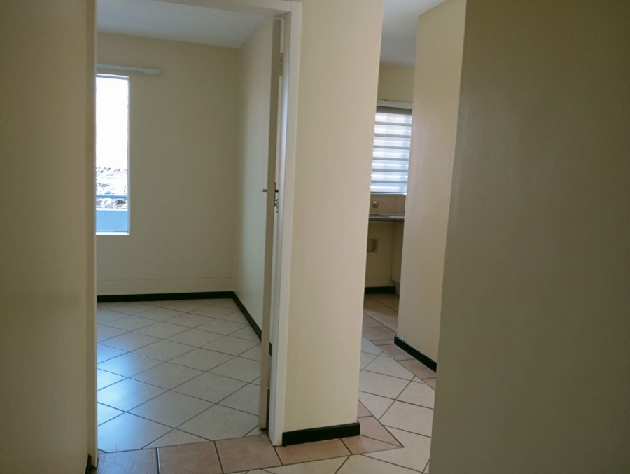 To Let 2 Bedroom Property for Rent in Die Hoewes Gauteng