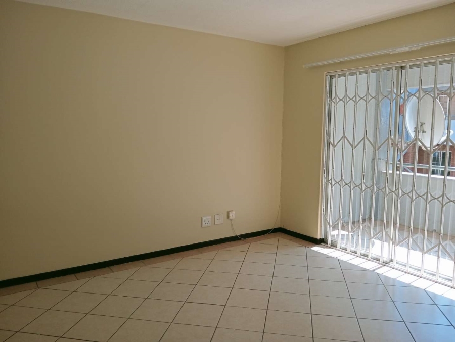To Let 2 Bedroom Property for Rent in Die Hoewes Gauteng