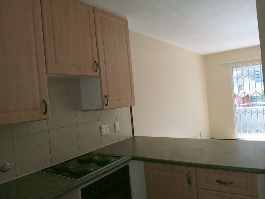 To Let 2 Bedroom Property for Rent in Die Hoewes Gauteng