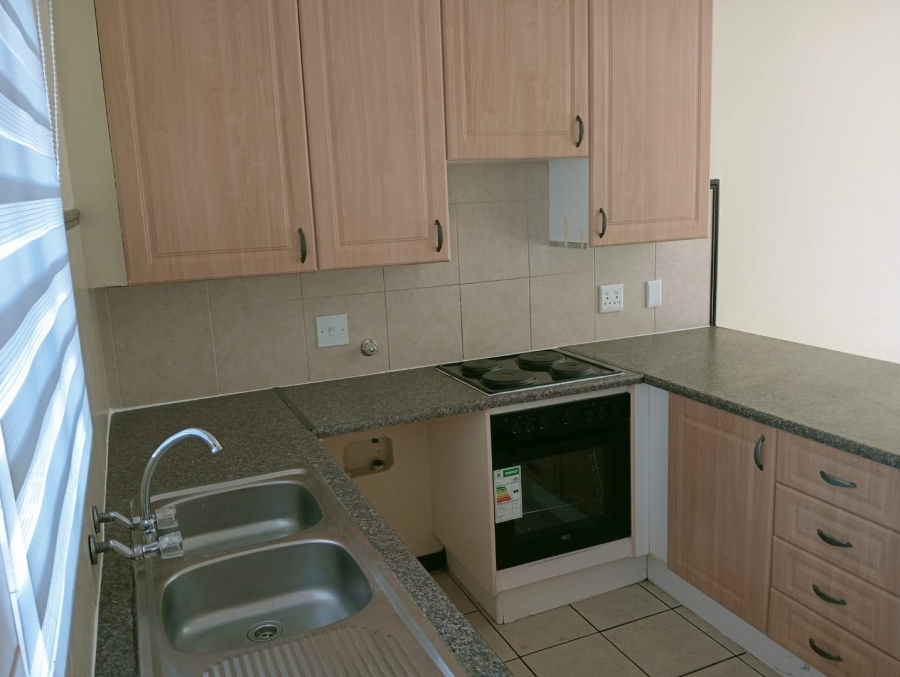 To Let 2 Bedroom Property for Rent in Die Hoewes Gauteng