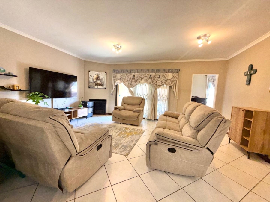 2 Bedroom Property for Sale in Meyersdal Gauteng