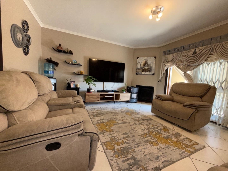 2 Bedroom Property for Sale in Meyersdal Gauteng
