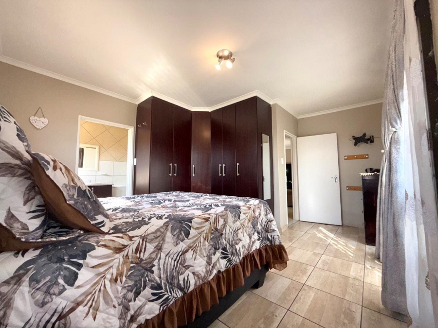 2 Bedroom Property for Sale in Meyersdal Gauteng