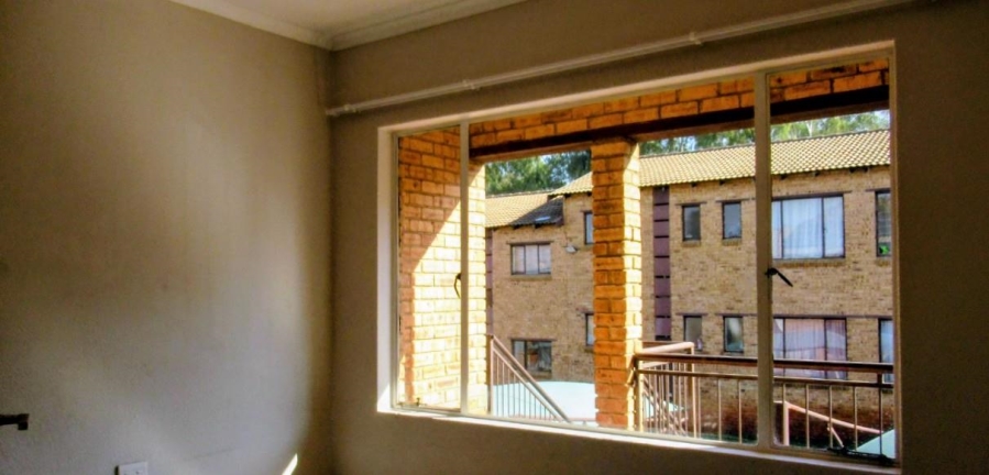 2 Bedroom Property for Sale in Meredale Gauteng