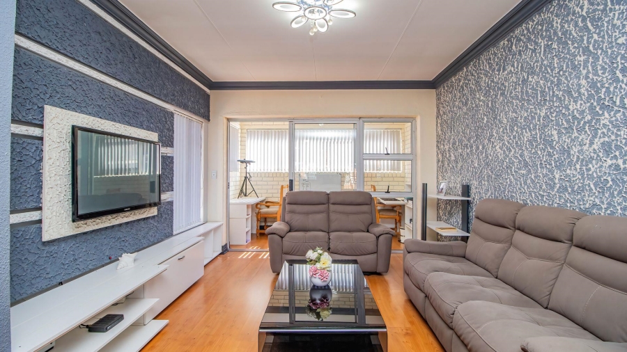 2 Bedroom Property for Sale in Beyerspark Gauteng