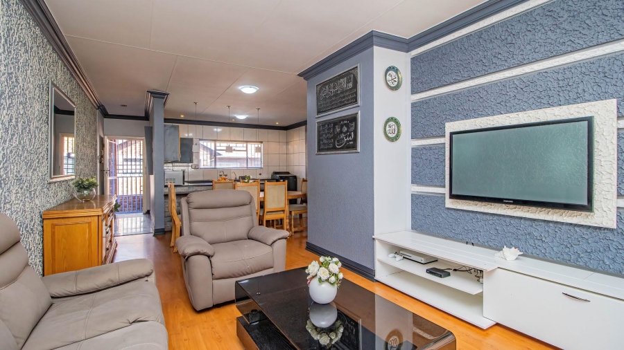 2 Bedroom Property for Sale in Beyerspark Gauteng