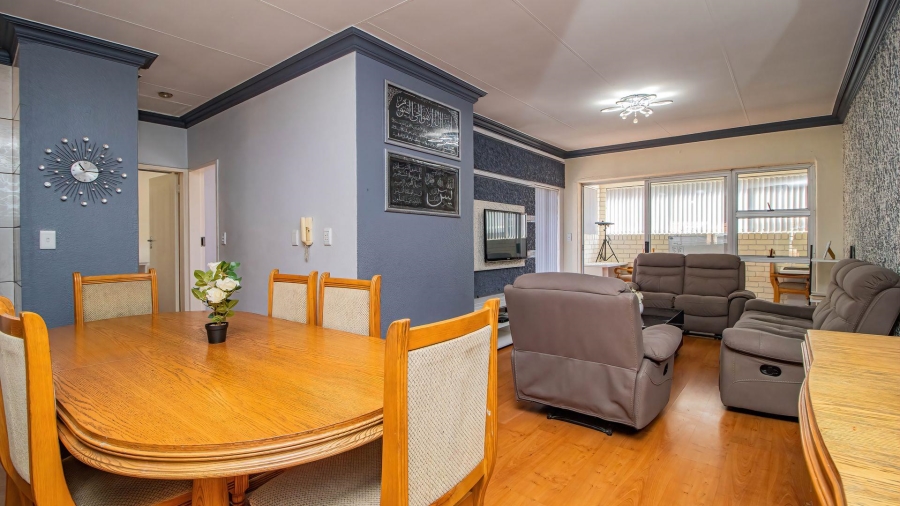 2 Bedroom Property for Sale in Beyerspark Gauteng