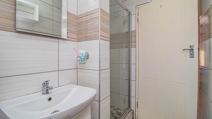 2 Bedroom Property for Sale in Beyerspark Gauteng
