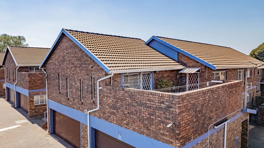 2 Bedroom Property for Sale in Beyerspark Gauteng