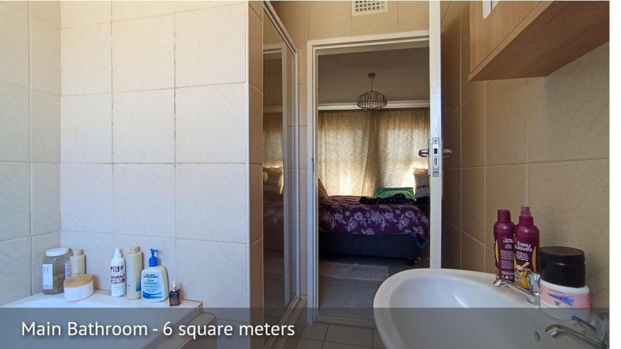 3 Bedroom Property for Sale in Clayville Gauteng
