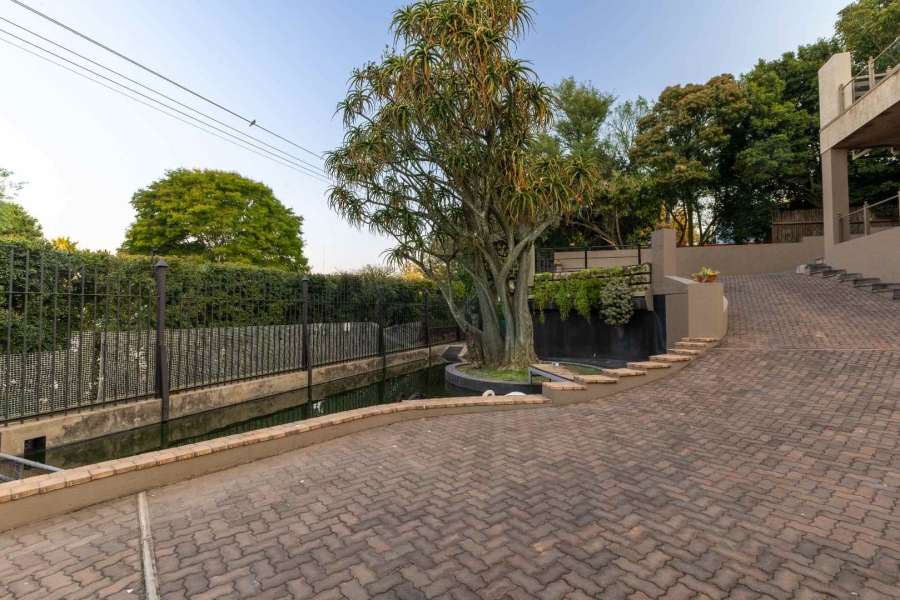 9 Bedroom Property for Sale in Waterkloof Ridge Gauteng