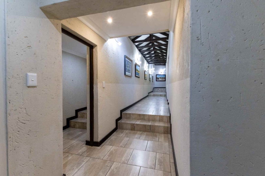 9 Bedroom Property for Sale in Waterkloof Ridge Gauteng