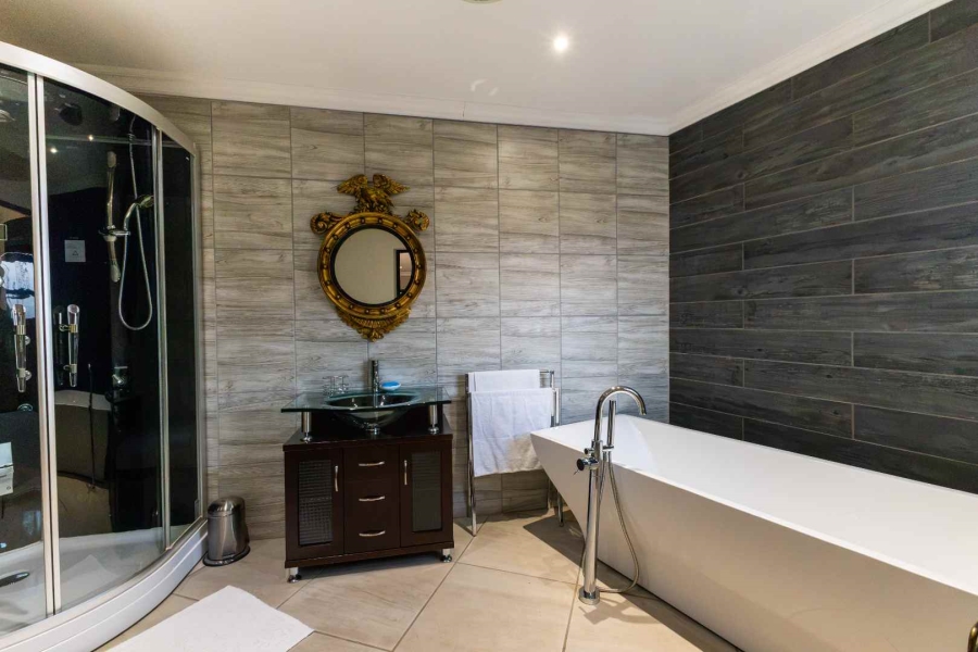 9 Bedroom Property for Sale in Waterkloof Ridge Gauteng
