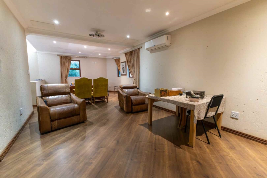 9 Bedroom Property for Sale in Waterkloof Ridge Gauteng