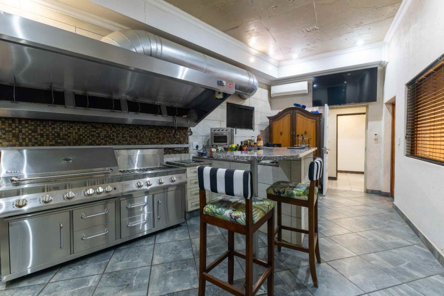 9 Bedroom Property for Sale in Waterkloof Ridge Gauteng