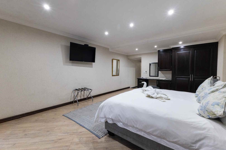 9 Bedroom Property for Sale in Waterkloof Ridge Gauteng
