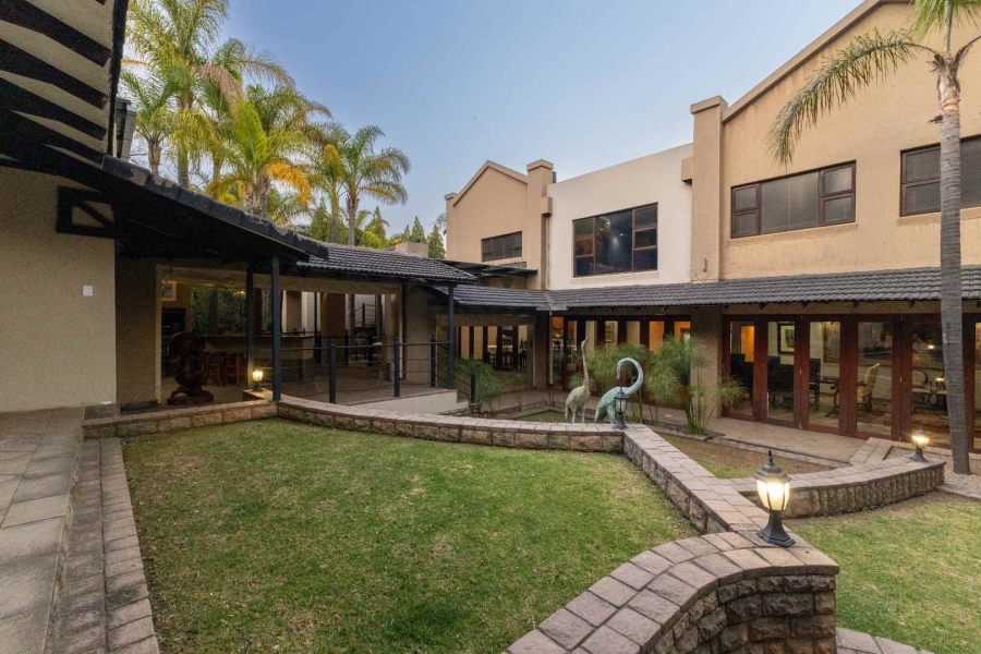 9 Bedroom Property for Sale in Waterkloof Ridge Gauteng