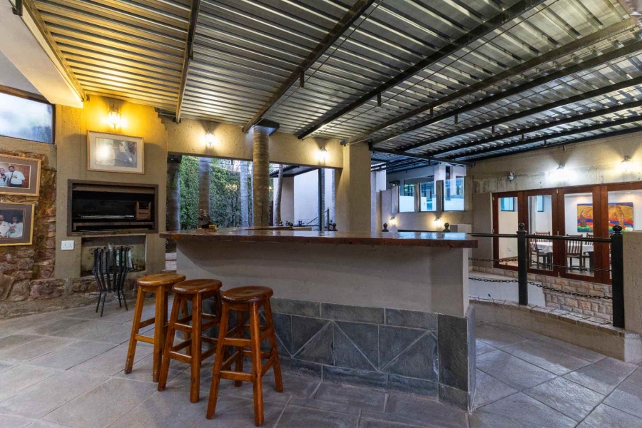 9 Bedroom Property for Sale in Waterkloof Ridge Gauteng
