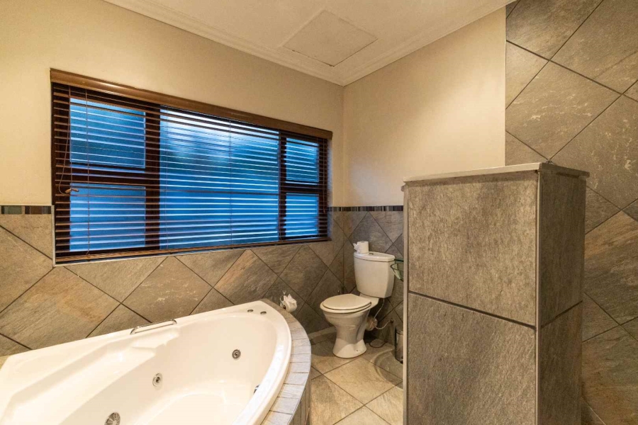 9 Bedroom Property for Sale in Waterkloof Ridge Gauteng