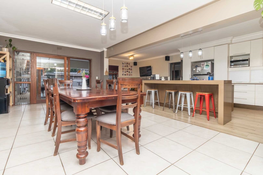 6 Bedroom Property for Sale in Robin Hills Gauteng