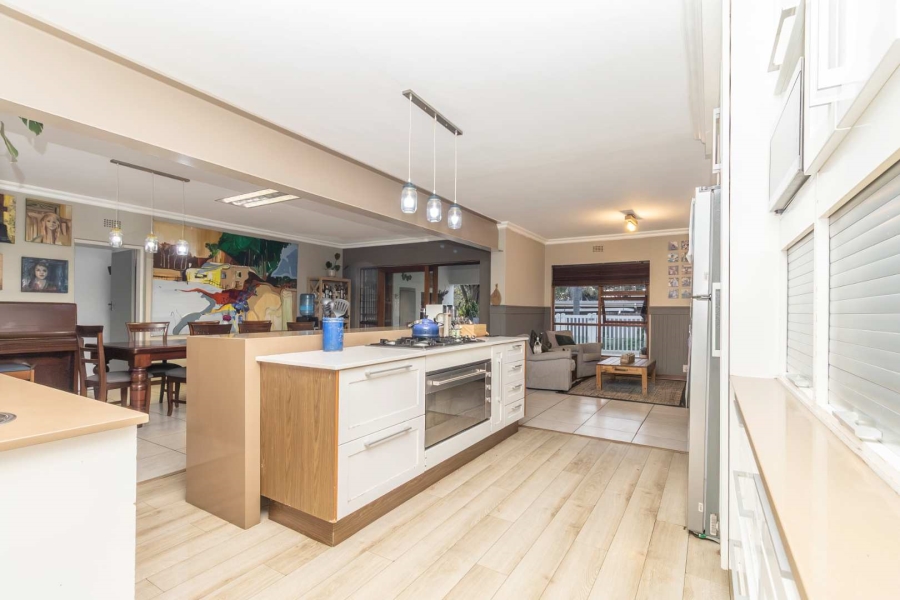 6 Bedroom Property for Sale in Robin Hills Gauteng