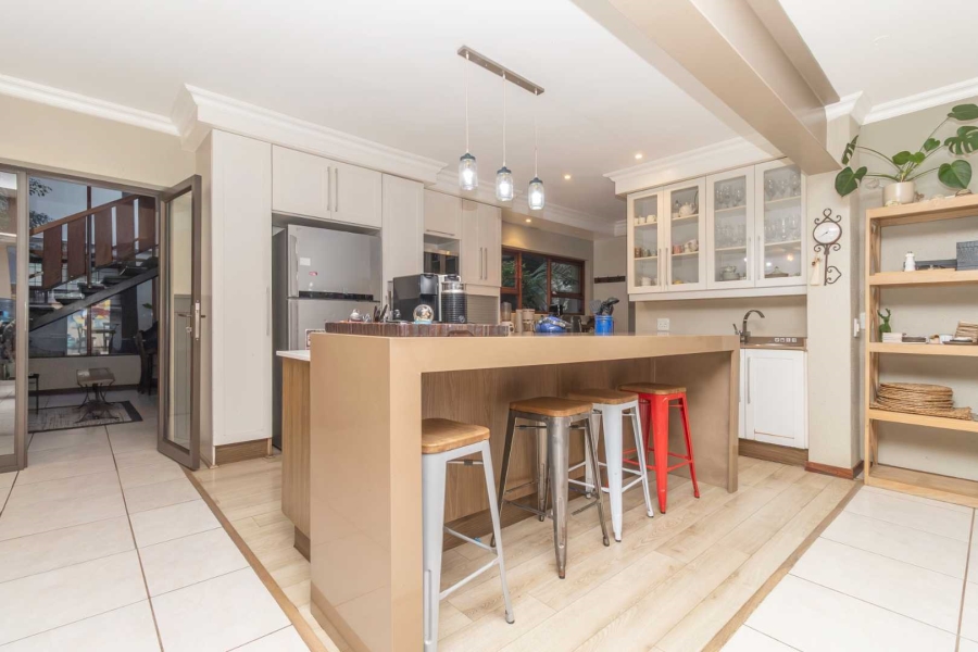 6 Bedroom Property for Sale in Robin Hills Gauteng