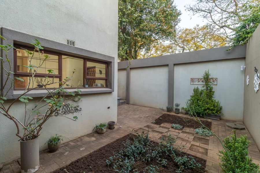 6 Bedroom Property for Sale in Robin Hills Gauteng