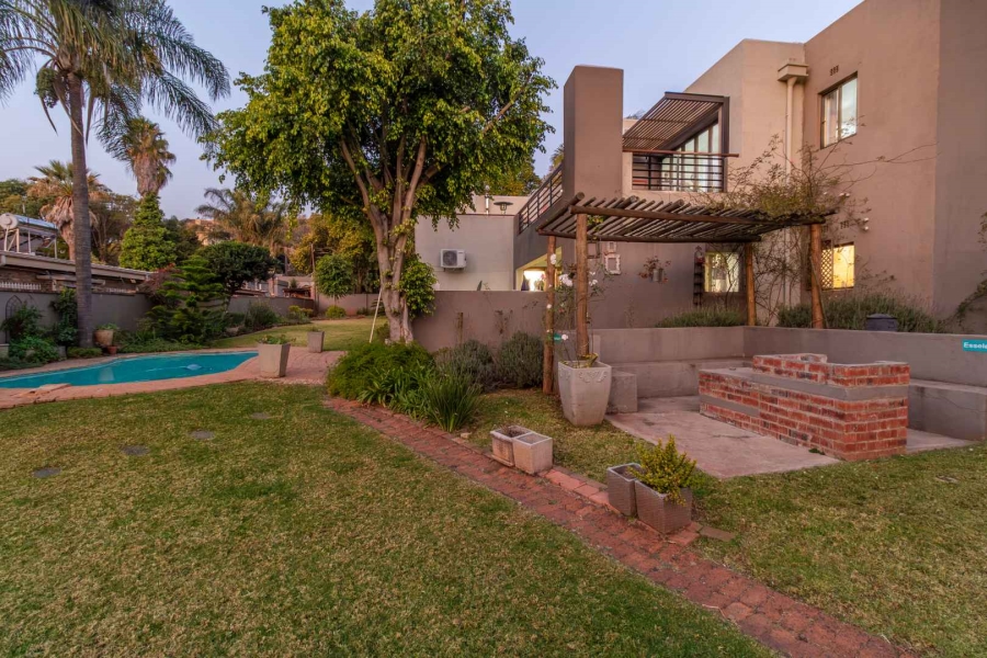 6 Bedroom Property for Sale in Robin Hills Gauteng