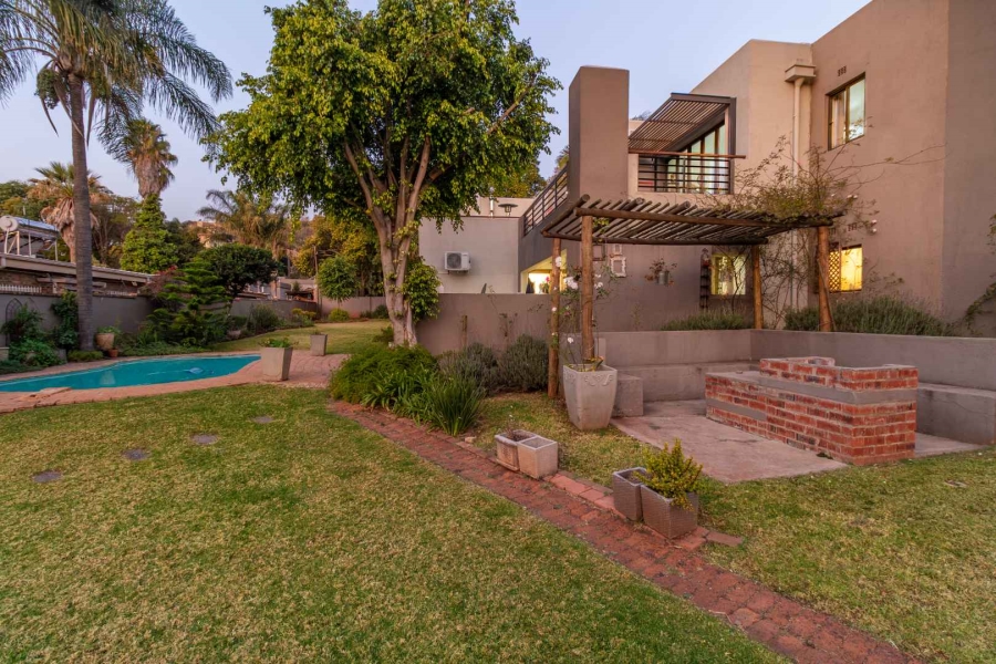 6 Bedroom Property for Sale in Robin Hills Gauteng