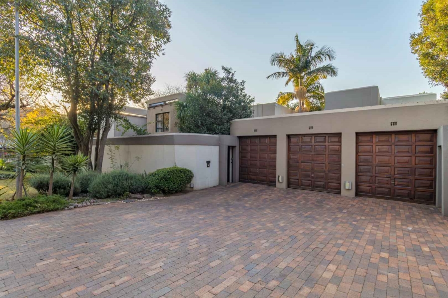 6 Bedroom Property for Sale in Robin Hills Gauteng