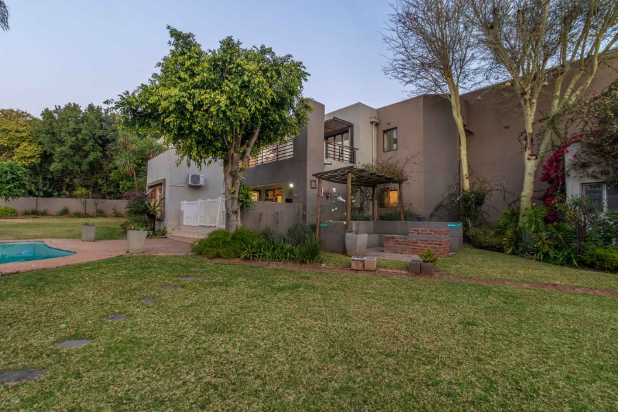 6 Bedroom Property for Sale in Robin Hills Gauteng