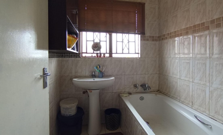 2 Bedroom Property for Sale in Soshanguve East Gauteng