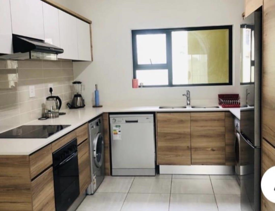 To Let 2 Bedroom Property for Rent in Waterfall Gauteng