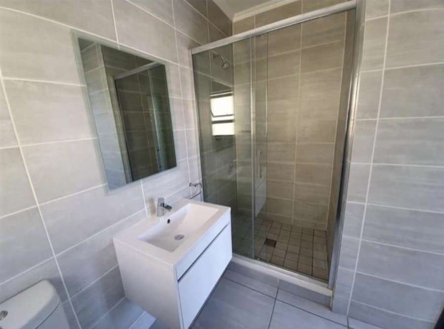 To Let 2 Bedroom Property for Rent in Waterfall Gauteng